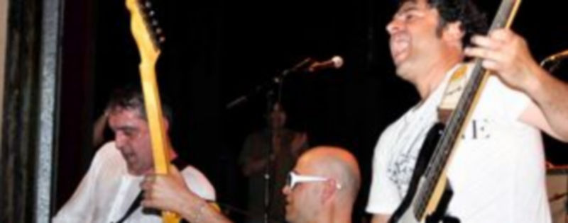 Un momento del concierto que sirvió para celebrar los 25 años de vida de Sonrisa Vertical. / Juan Martín