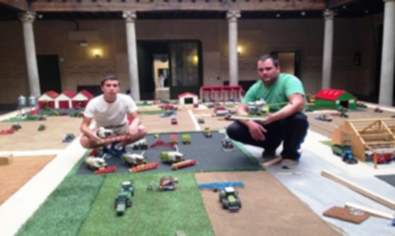 Una maqueta representará los campos de cultivo de la provincia y los oficios 1 José Pablo Moreno y Armando Aragoneses