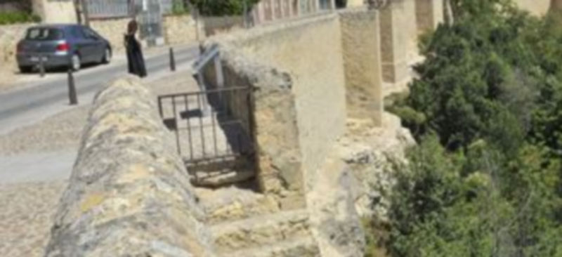 La escalera existente