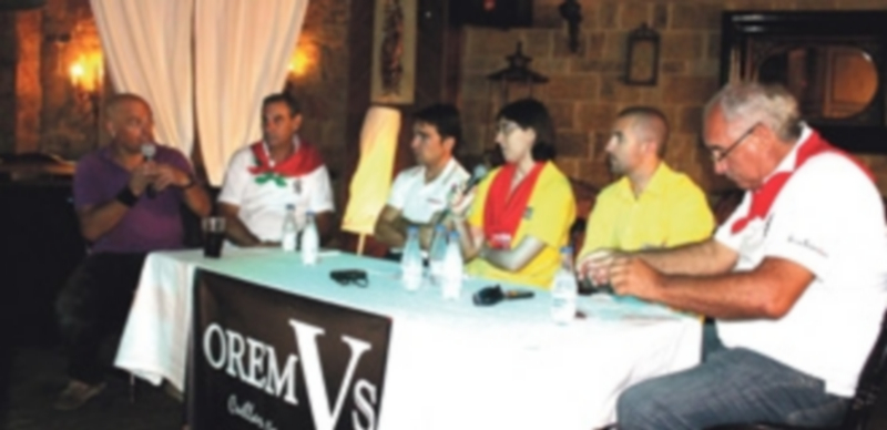 Éxito en la celebración de las II charlas-coloquio tras los encierros 1 Participantes en la charla-coloquio del último encierro. / Chantal Núñez