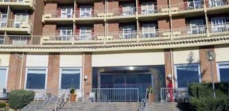 El sindicato denuncia falta de personal y unas obras que incumplen la normativa en la Residencia Mixta. / Kamarero