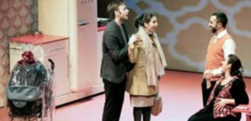 Los cuatro actores interpretaron en clave de humor escenas cotidianas reconocibles para los espectadores. / El Adelantado