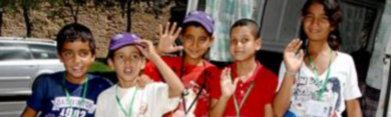 Cinco de los pequeños salieron de Segovia y otros cuatro de la provincia hacia el aeropuerto de Valladolid. / Alberto Benavente