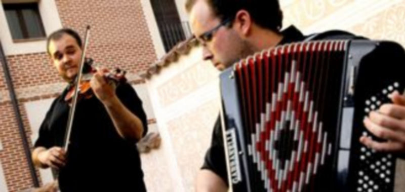 Un momento de la actuación de Barrunto Bellota Band