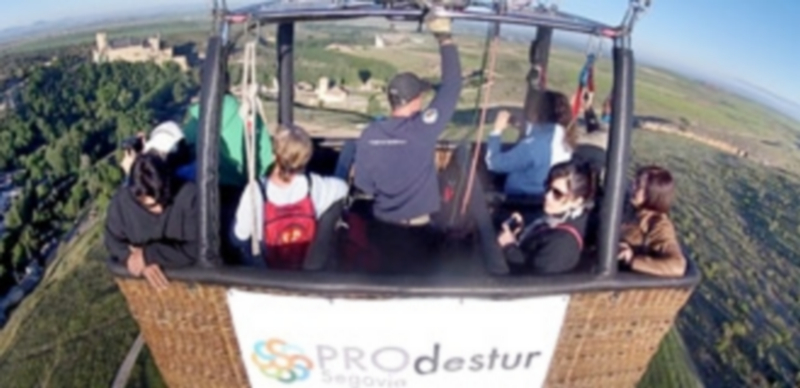 Un momento del vuelo en globo realizado para promocionar Segovia en las redes sociales. / El Adelantado