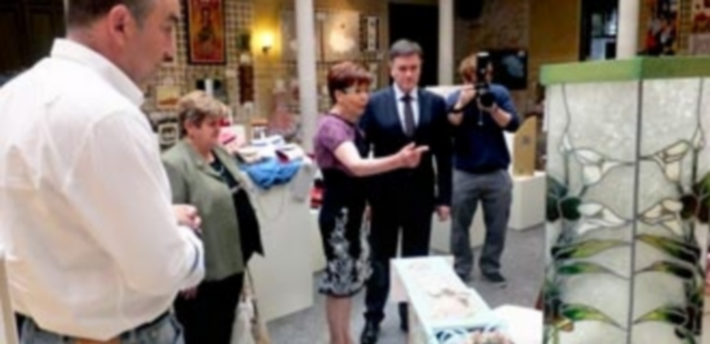 Inauguración de la exposición de las Aulas de Manualidades del pasado curso. / El Adelantado