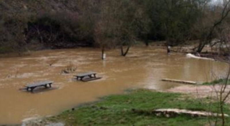 El cauce del río Duratón anegó la conocida fuente de la Salud