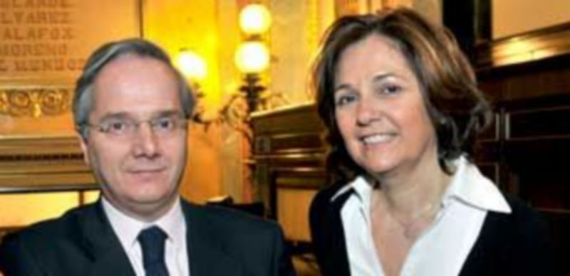 Gómez de la Serna y Escudero posan en el Congreso de Diputados en esta fotografía de archivo. / Kamarero