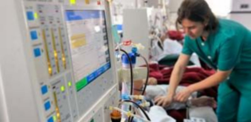 En Segovia hay 62 pacientes que reciben tratamiento de diálisis en el Hospital General y en el centro Los Olmos./ Kamarero
