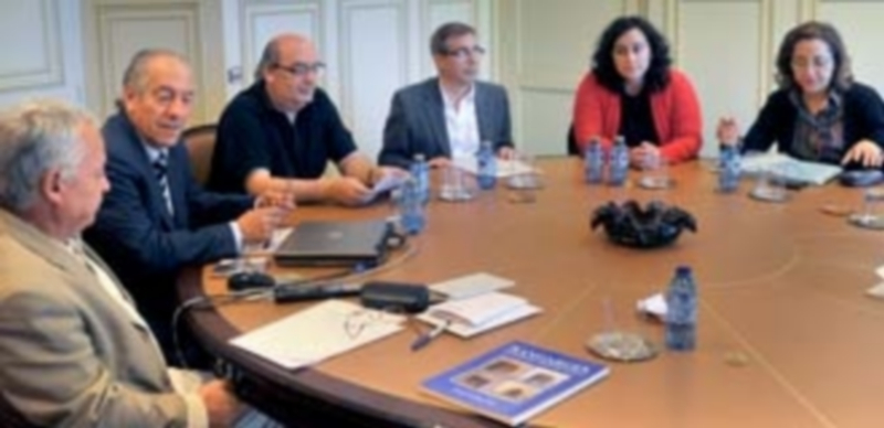 Reunión del prejurado del premio de poesía Gil de Biedma