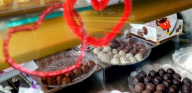 Las pastelerías segovianas se suman al Día de San Valentín y sugieren un detalle de lo más dulce para celebrarlo. / Kamarero