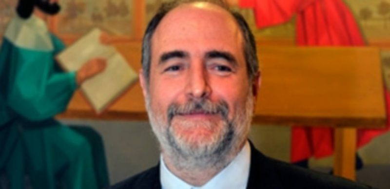 Javier Alcaraz explica el proceso de implantación de la receta electrónica. / Kamarero