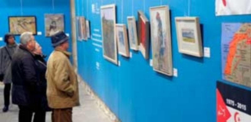 La Casa de los Picos acoge la exposición  “Artistas por el Sáhara” hasta el próximo domingo. / Kamarero