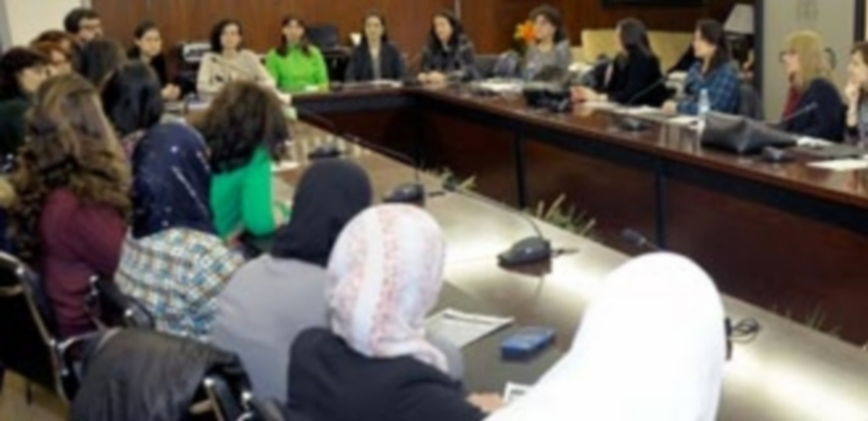 La Cámara organiza reuniones de futuras empresarias con emprendedoras que ya han puesto en marcha su negocio. / Kamarero