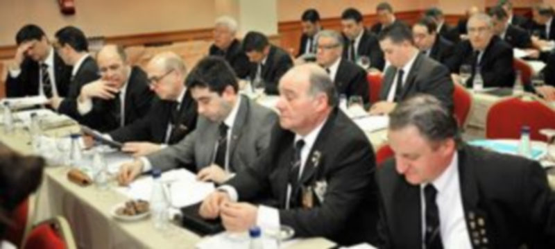 En la asamblea de Segovia participaron representantes de las 16 asociaciones regionales existentes.  / KAMARERO