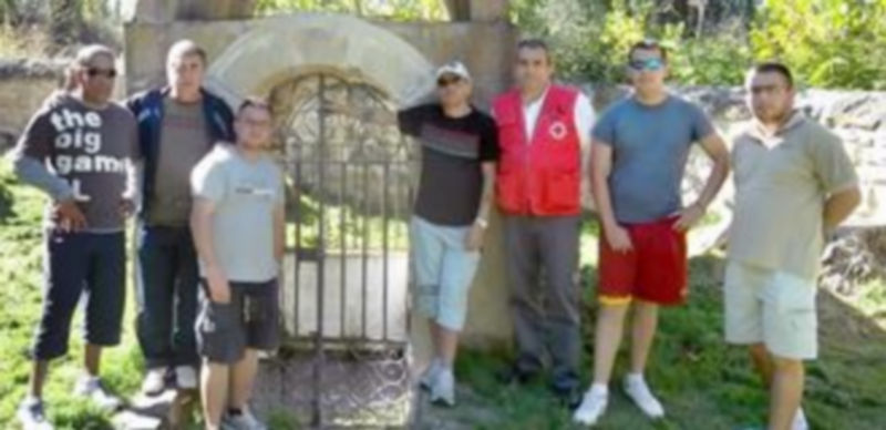 Los peregrinos ante la Fuente Santa