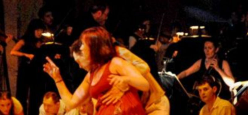 Un momento de la actuación de Lisardo Danza y bandArt./A. BENAVENTE