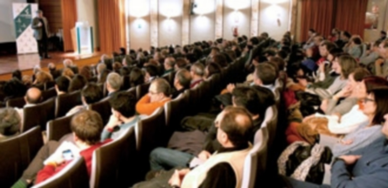 El escritor y conferenciante Alex Rovira ofreció la última conferencia del V Congreso EM+FI de Caja Rural. / Diego Gómez