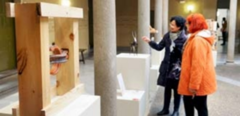 Materiales reciclados de la construcción para crear arte 1 Varias personas