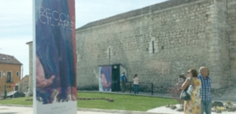 Vecinos y hosteleros confirman la gran afluencia de visitantes gracias a ‘Reconciliare’ 1 Siguen acercándose cientos de visitantes a diario para conocer ‘Reconciliare’ y consumir por la villa. / C. N.