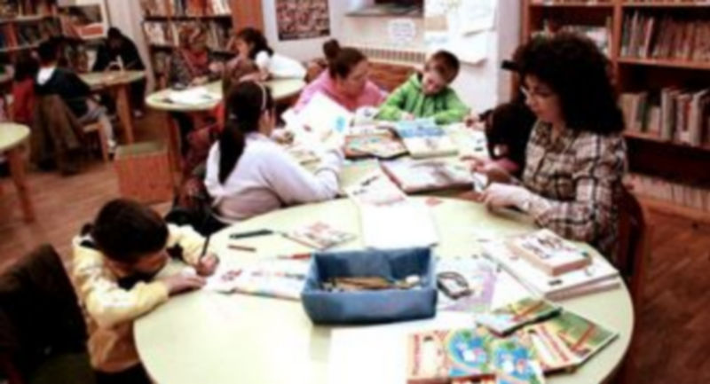 Imagen de archivo de niños realizando diversas actividades en la Biblioteca Pública de Segovia. / Leticia Noval