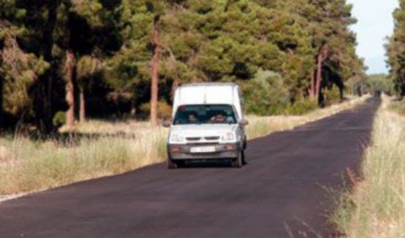 Medio Ambiente asfaltó en enero más de seis kilómetros de esta carretera/GABRIEL GÓMEZ