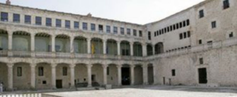 El Patio de Armas del Castillo acogerá esta edición el ciclo de humor al aire libre. / Gabriel Gómez