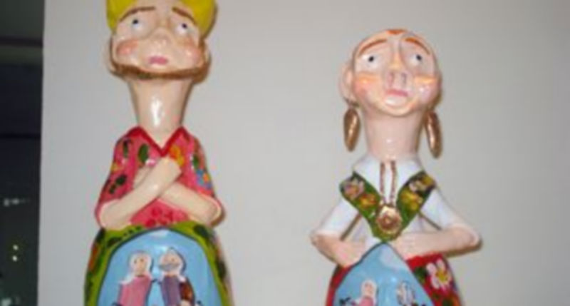 Dos piezas de artesanía con sendos nacimientos