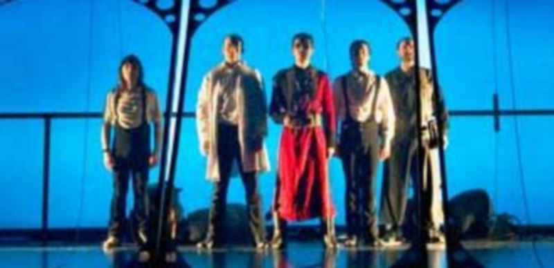 Escena de una representación de la obra de Julio Verne por el grupo “Rayuela”. / El Adelantado