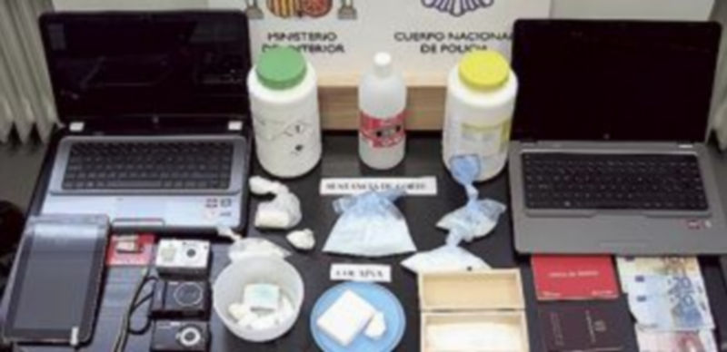 Droga y objetos diversos intervenidos en el operativo de Valladolid. / Ical