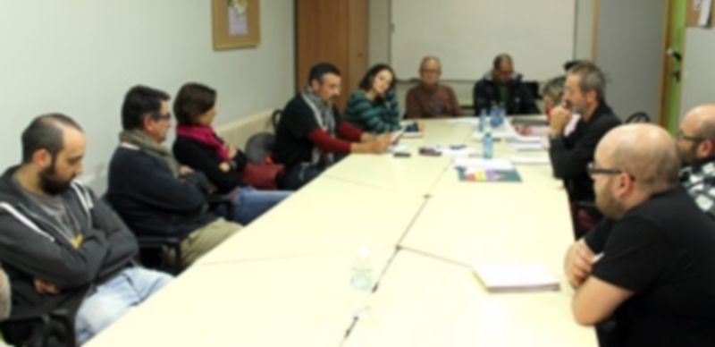 Miembros y simpatizantes de IU en una reunión general celebrada hace algunos meses. / Chantal Núñez