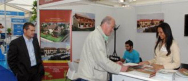Los expositores realizaron un balance positivo de la I Feria Inmobiliaria de Segovia. / Alberto Benavente