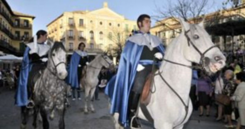 Anastasio Gil pronunciará esta tarde en la Catedral el Pregón de la Semana Santa 1 Los jinetes volverán a protagonizar el anuncio del pregón por las calles del centro histórico. / Kamarero