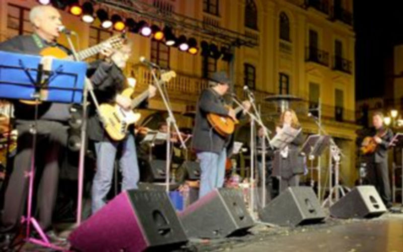 imagen de archivo del Nuevo Mester de Juglaría durante una actuación. / Kamarero