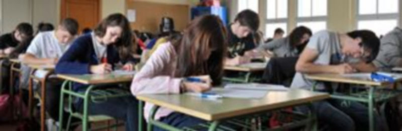 Cerca de medio millar de bachilleres hicieron el examen en junio de 2010./Kamarero.