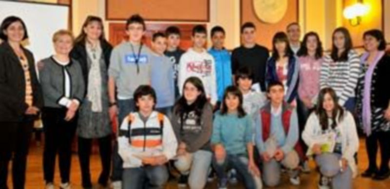 Entrega de premios a los ganadores de la X Olimpiada Matemática de Secundaria de la provincia de Segovia. / Kamarero.