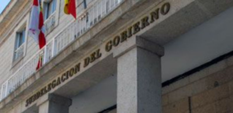 La Subdelegación avisó ayer que apenas quedan dos semanas de plazo para regularizar a estos trabajadores. / Kamarero