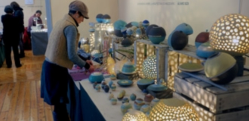 La Feria de Navidad Artesana estará abierta al público hasta el día 5 de enero en el Palacio del Marquesado. / Kamarero