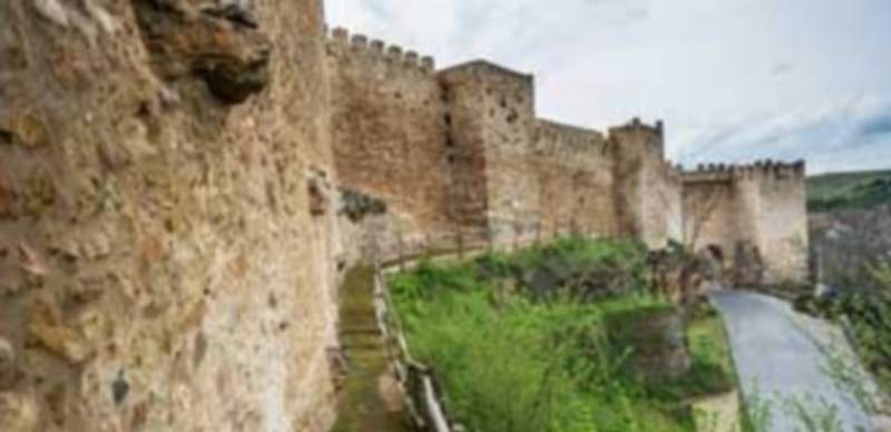 La muralla de Segovia exhibirá en breve la intervención propuesta por el estudio de arquitectos ganador del concurso./ Kamarero