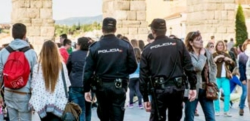 Cinco personas fueron detenidas y/o imputadas por delitos de odio contra personas discapacitadas en Segovia. / Kamarero