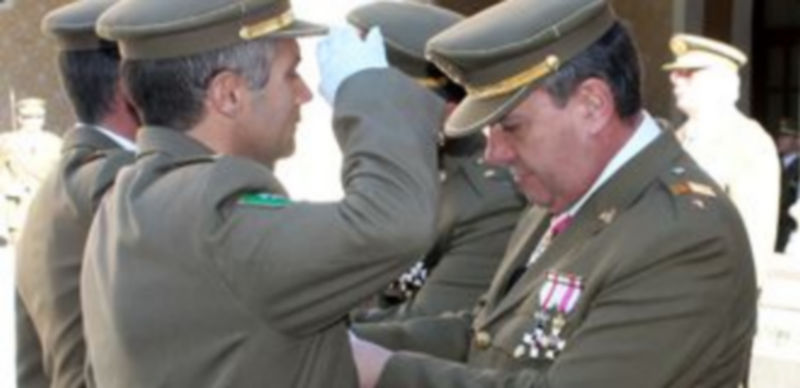 El acto sirvió de marco para la entrega de condecoraciones a varios oficiales y suboficiales del cuerpo. / M.G.