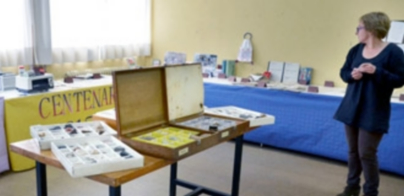 Aula donde se exponen distintos objetos relacionados con la historia del colegio de San Rafael. / Pedro Merino