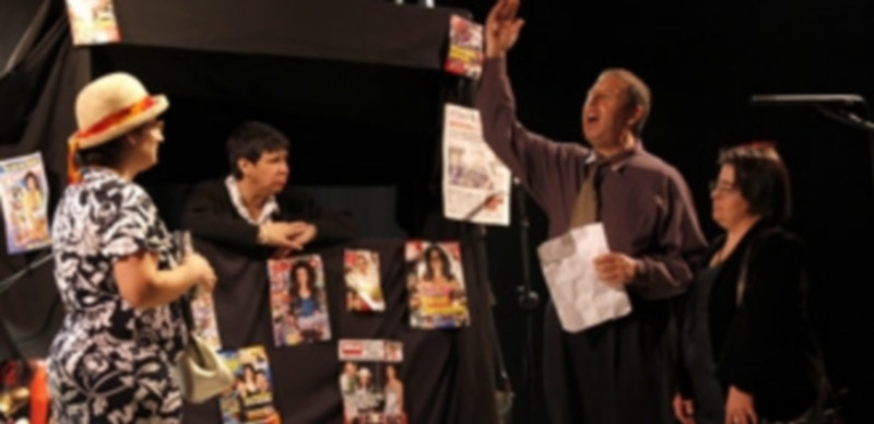 El grupo Nuevos Horizontes durante una actuación en la villa./ Gabriel Gómez