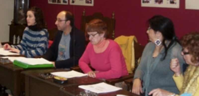 Jesús Muñoz encabeza la nueva directiva de la Asociación de San Benito 1 Un momento del desarrollo de la asamblea en Mudrián./ El Adelantado