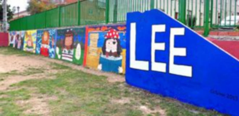 Imagen del mural del colegio en el que han participado
