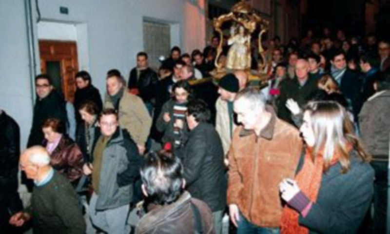 Un momento de la procesión del día de Reyes con la imagen del Niño de la Bola./GABRIEL GÓMEZ