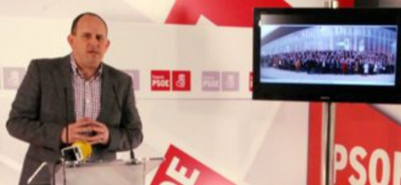 Un momento de la intervención ayer del secretario provincial de política municipal del PSOE