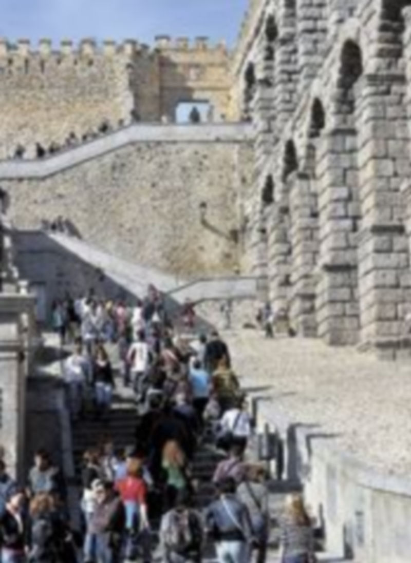 El gasto medio de los turistas extranjeros que visitaron la Comunidad el pasado mes fue superior a la media nacional. / Ical