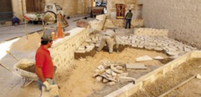 Estado actual de las obras en el entorno del arco de San Basilio. / Gabriel Gómez