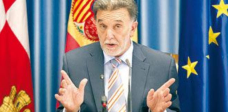 Miguel Alejo analiza los PGE para 2010 en una rueda de prensa. / ICAL